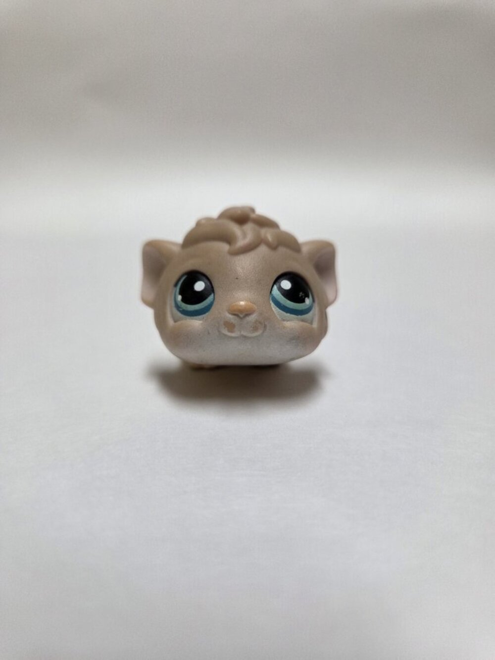 Littlest Pet Shop Guinea Pig #157 Tan with Blue Eyes